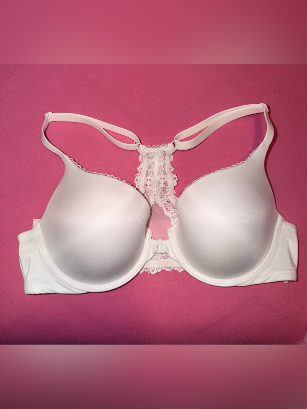 Victoria Secret White Lace-Back Push Up T-Shirt Bra front close
